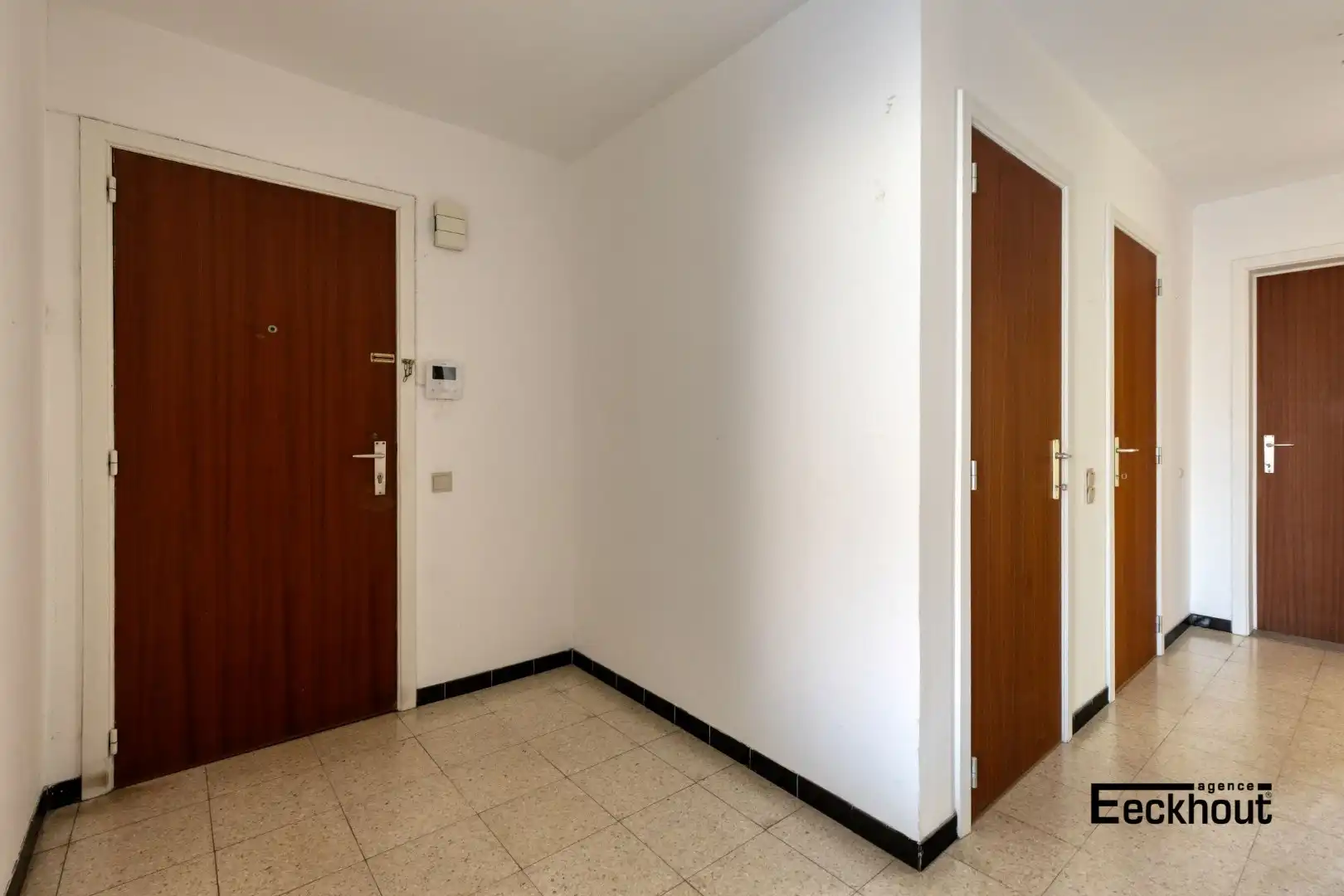 Zeer ruim appartement op gunstige ligging! foto 7