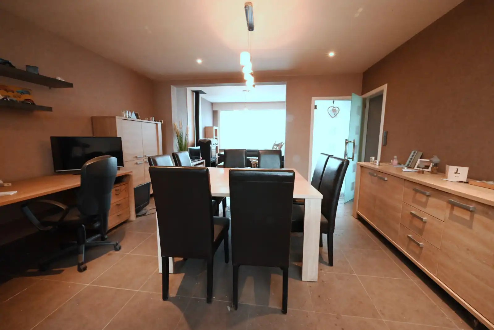 Woning (3slpk) + volledig ingerichte studio in het hartje van Ardooie! foto 6