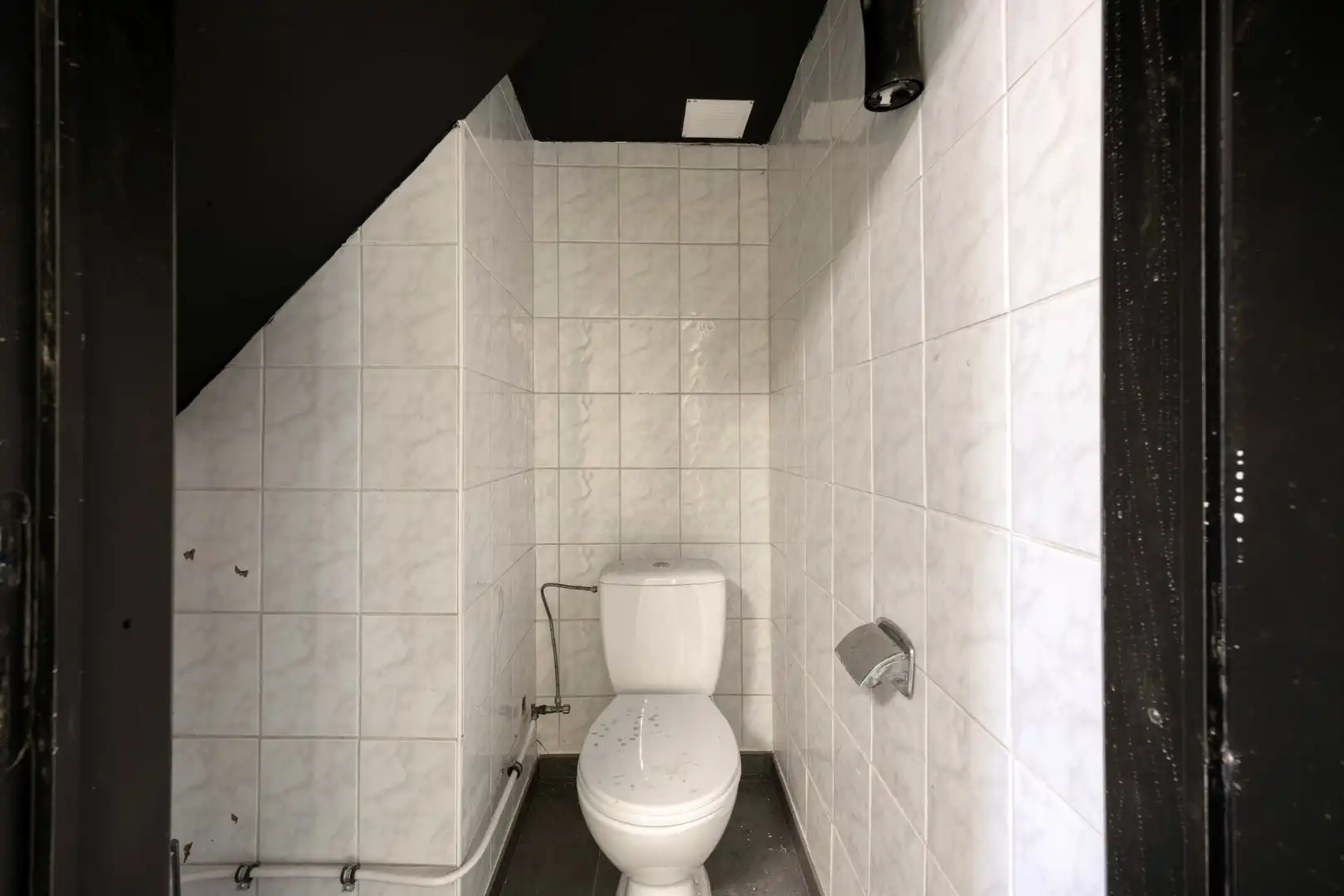 Commercieel gelegen handelspand met appartement met 3 slaapkamers en leuke stadstuin ! foto 12
