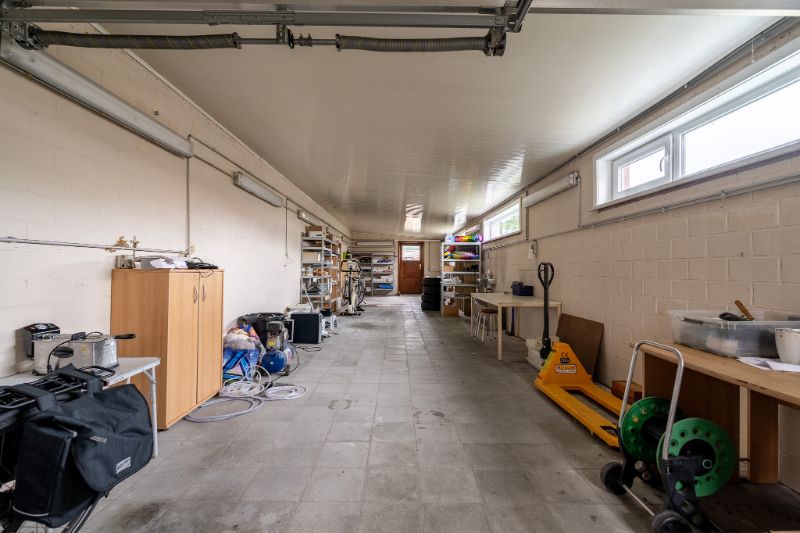 Landelijk wonen met comfort en ruimte – gerenoveerde woning met zuidgerichte tuin en loods van 80 m² foto 23
