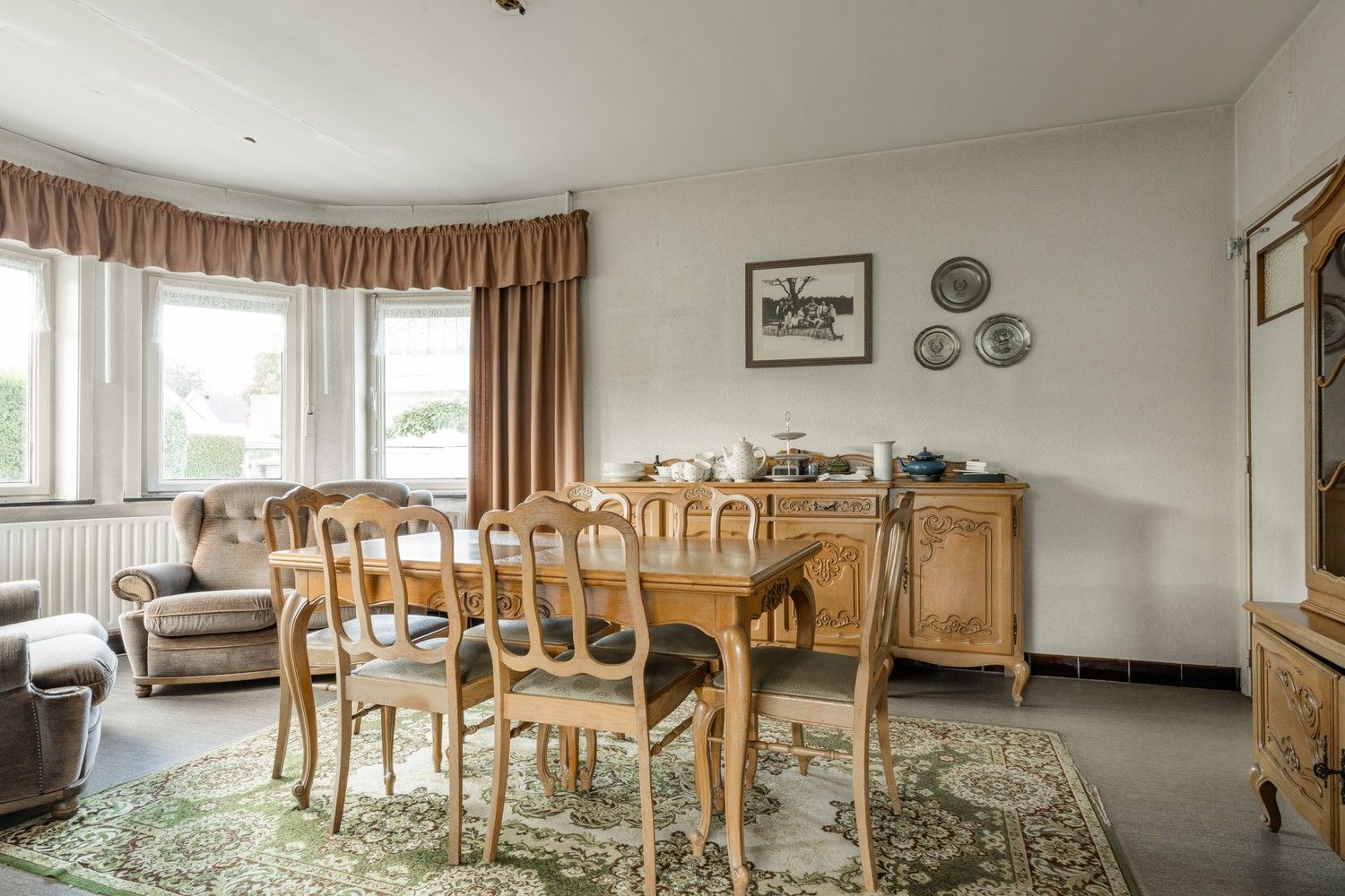 Karaktervolle woning met potentieel op toplocatie in het centrum van Hechtel foto 4