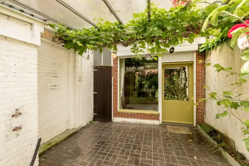 Zeer ruime, te renoveren woning met mogelijkse uitweg. foto 22