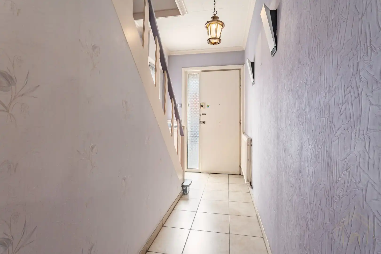 Halfopen renovatieproject met veel potentieel en diepe tuin met uitweg foto 12