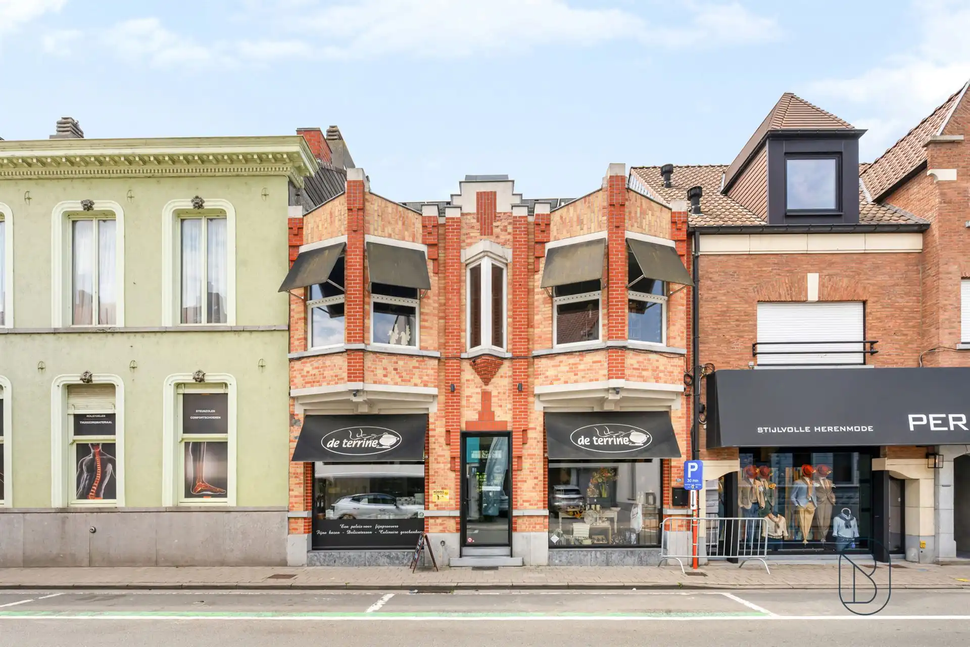 Charmant handelspand met achterliggende nieuwbouwwoning foto 24