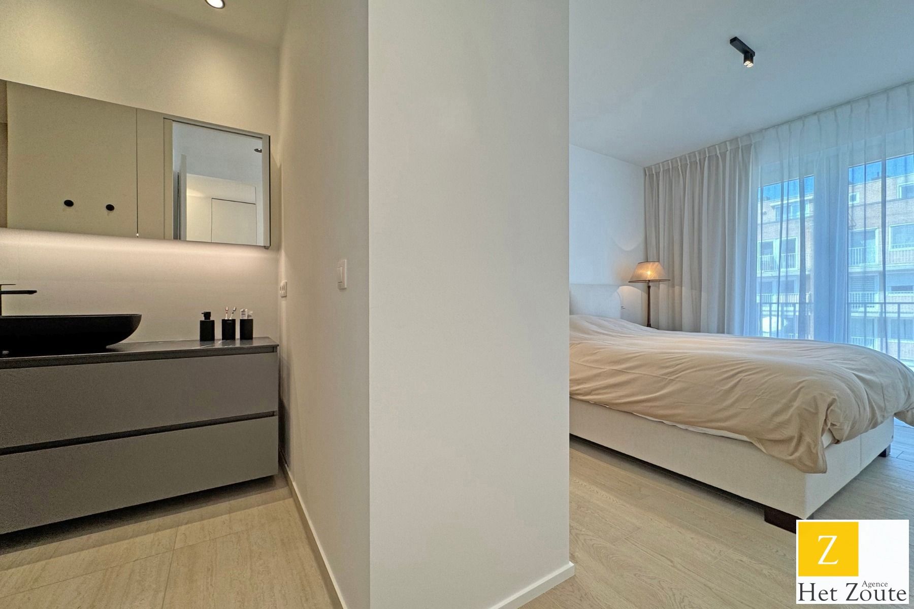 Hoogwaardig afgewerkt app op toplactie met aangenaam terras foto 12