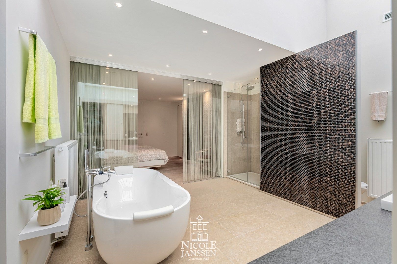 Prachtig luxeappartement met twee slaapkamers en ruim terras nabij centrum  foto 17