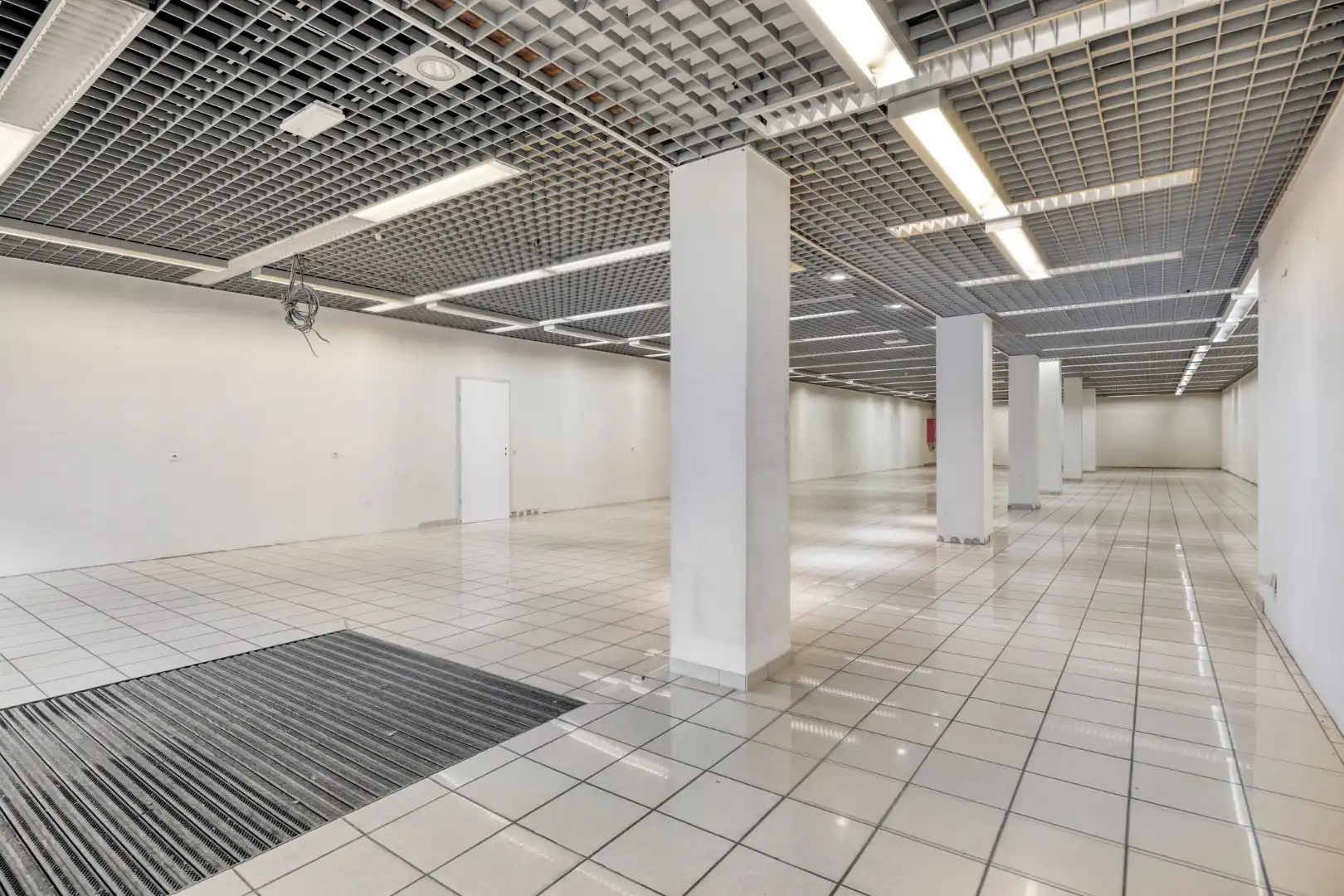 Commercieel pand in het centrum van Mol ! foto 3