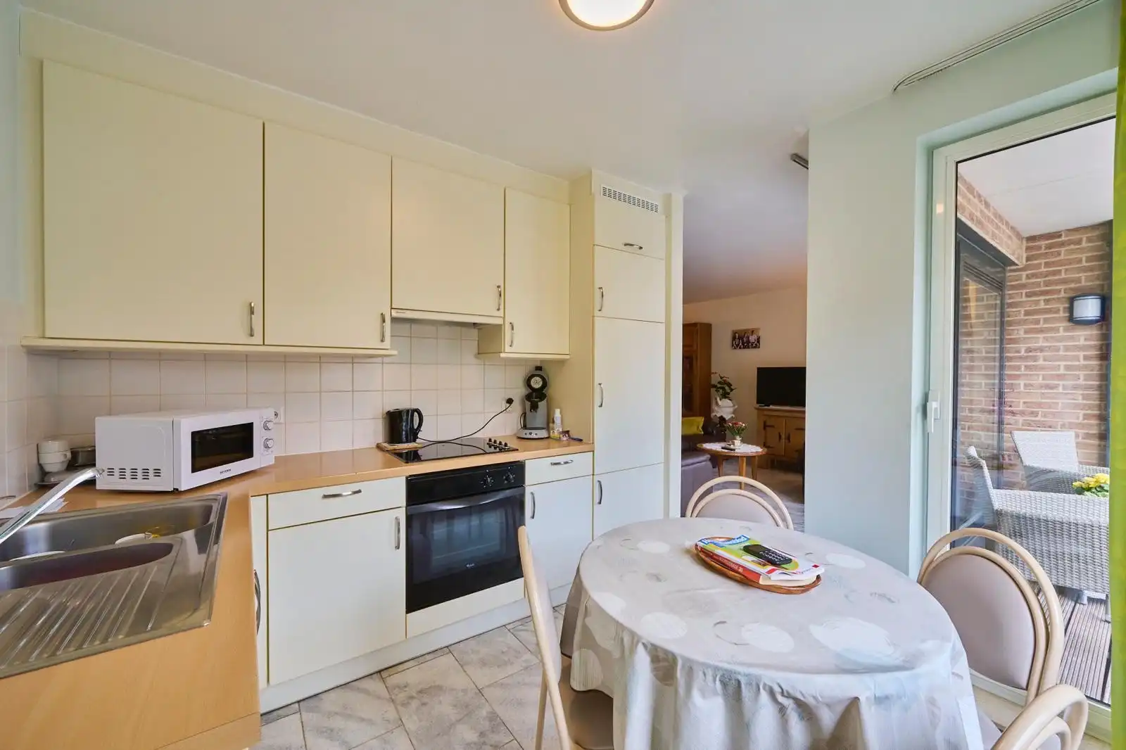 Ruim en energiezuinig appartement met twee terrassen en parking foto 7