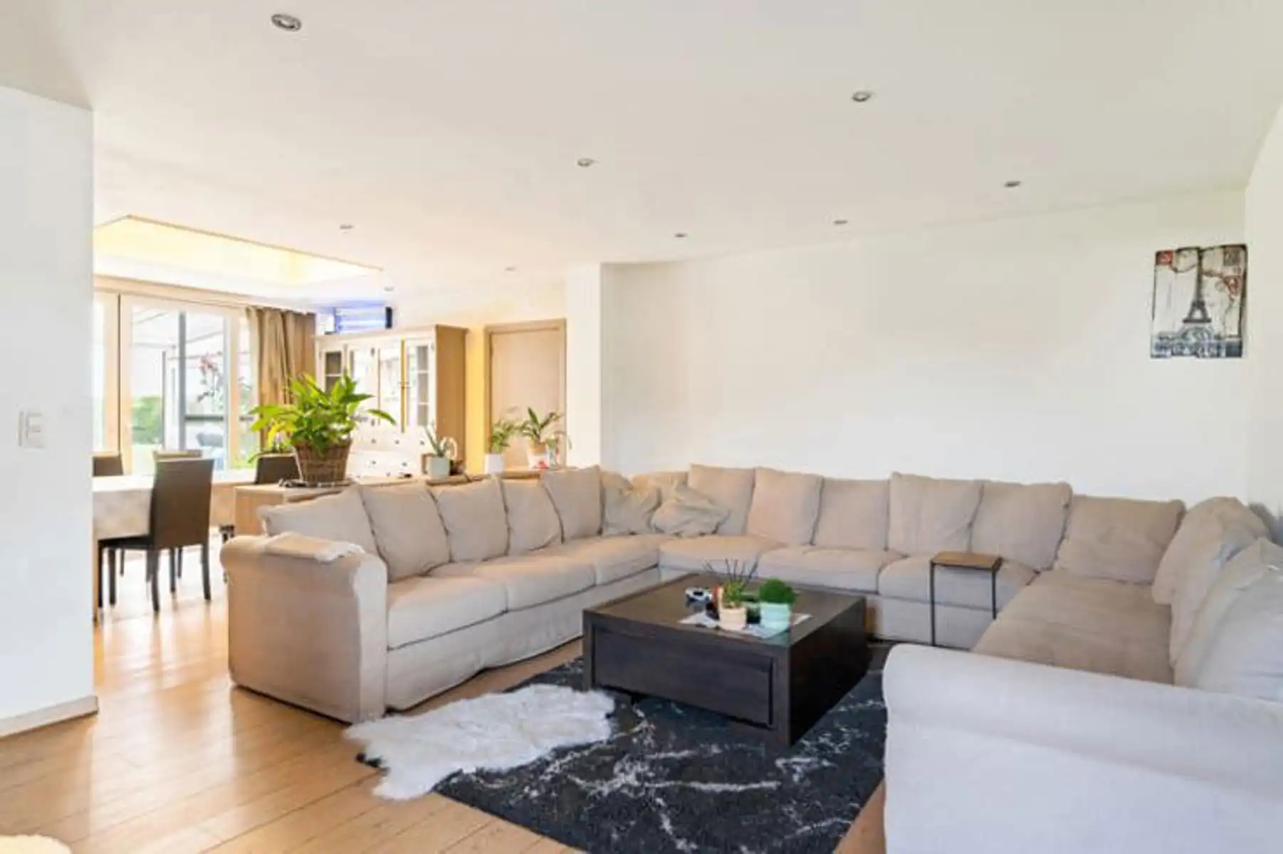 Zeer ruime woning met veelzijdig bijgebouw foto 3