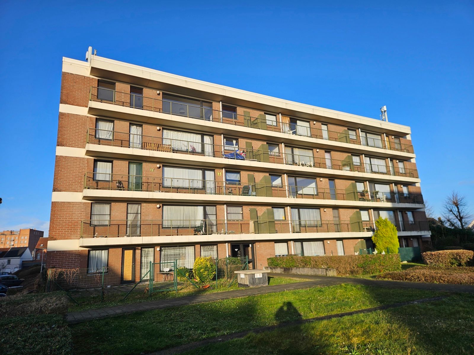 Goed gelegen appartement met 3 slaapkamers en staanplaats foto {{pictureIndex}}