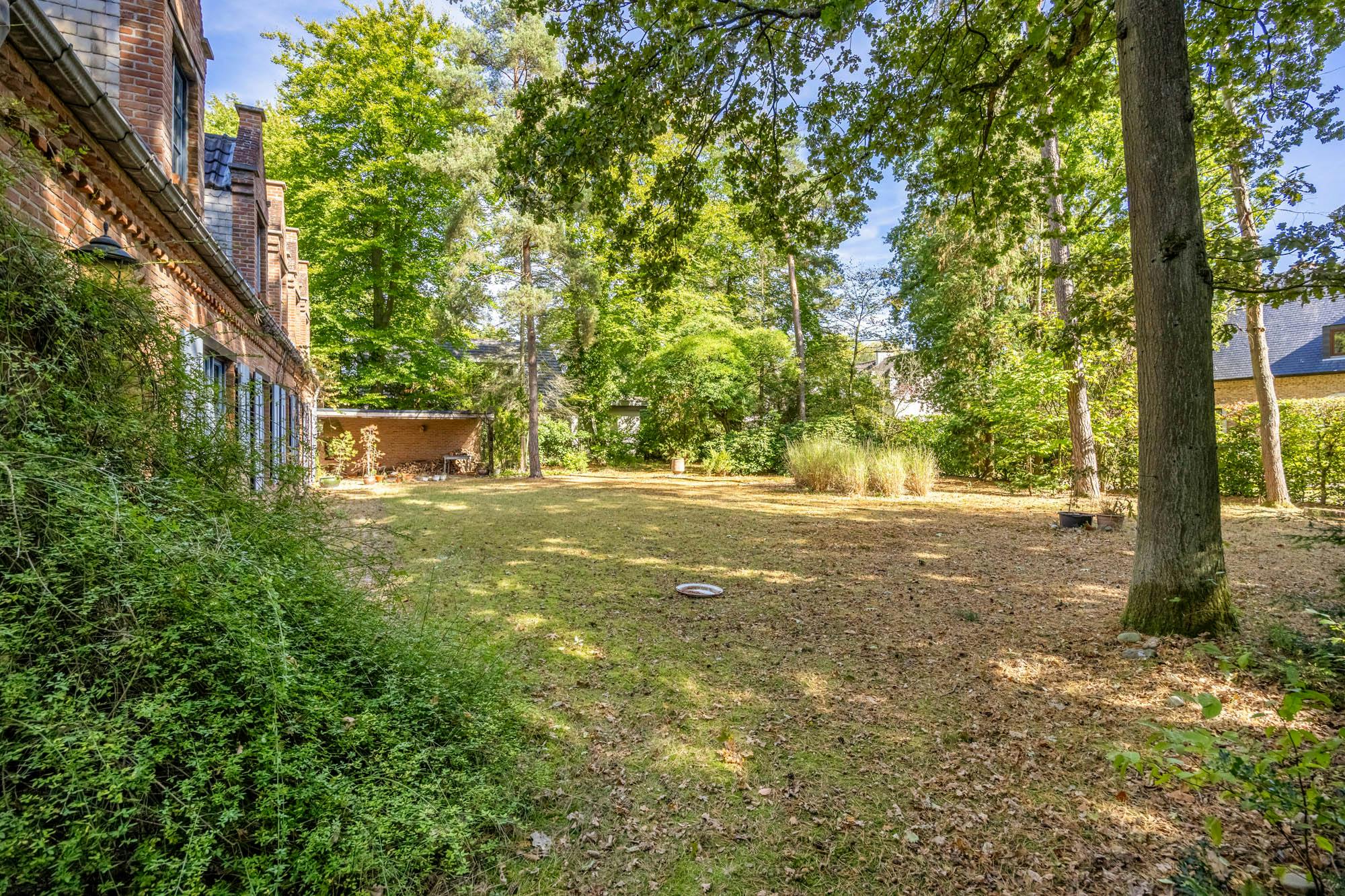 Ruime villa met 7 slaapkamers gelegen in het groen op 13 are foto 12