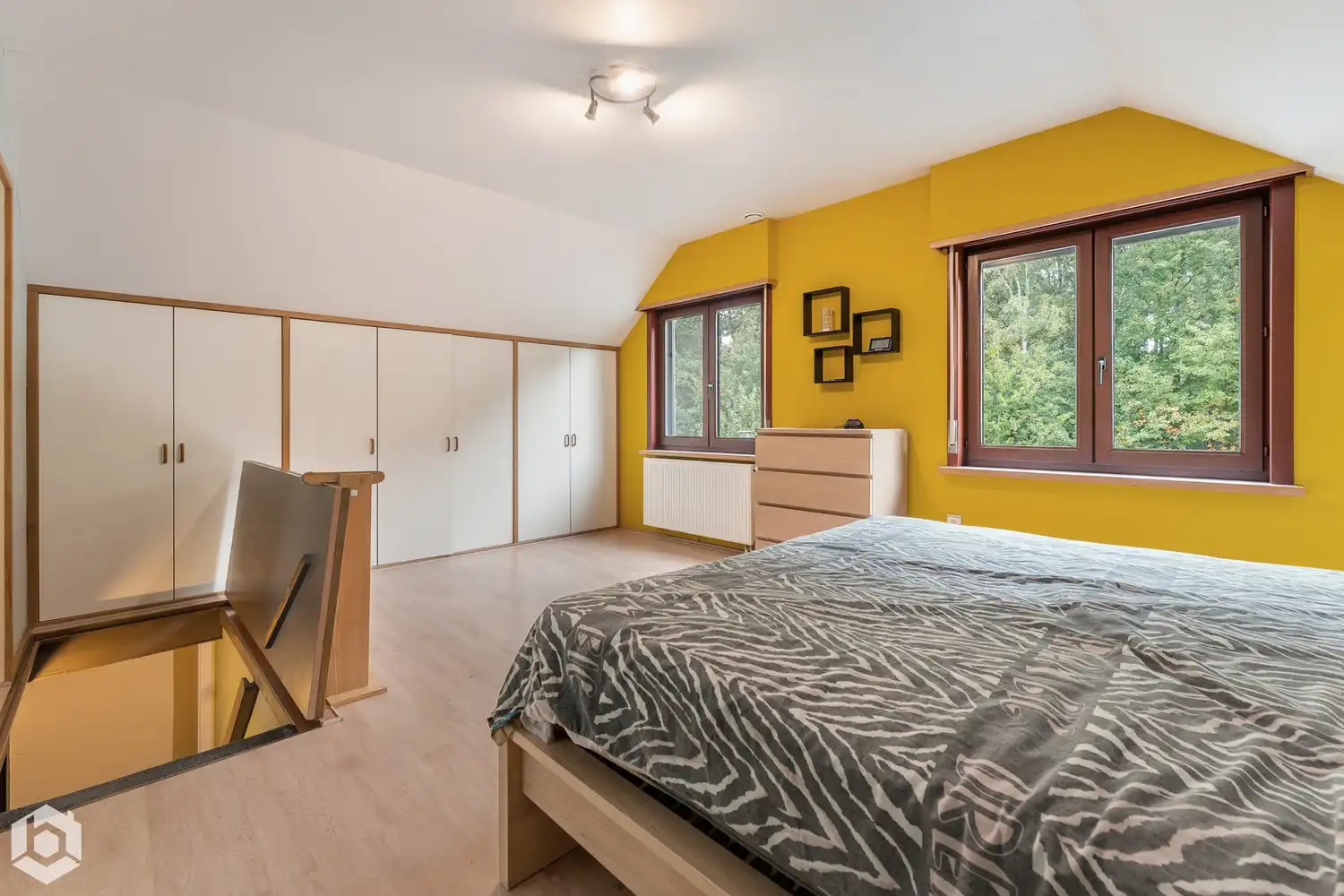 Prachtige gerenoveerde ruime woning in een groen kader foto 19