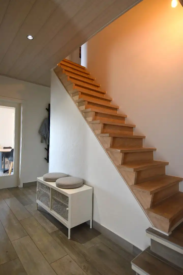 Instapklare woning met 3 slaapkamers, garage en zonnige tuin te koop in Wevelgem foto 11