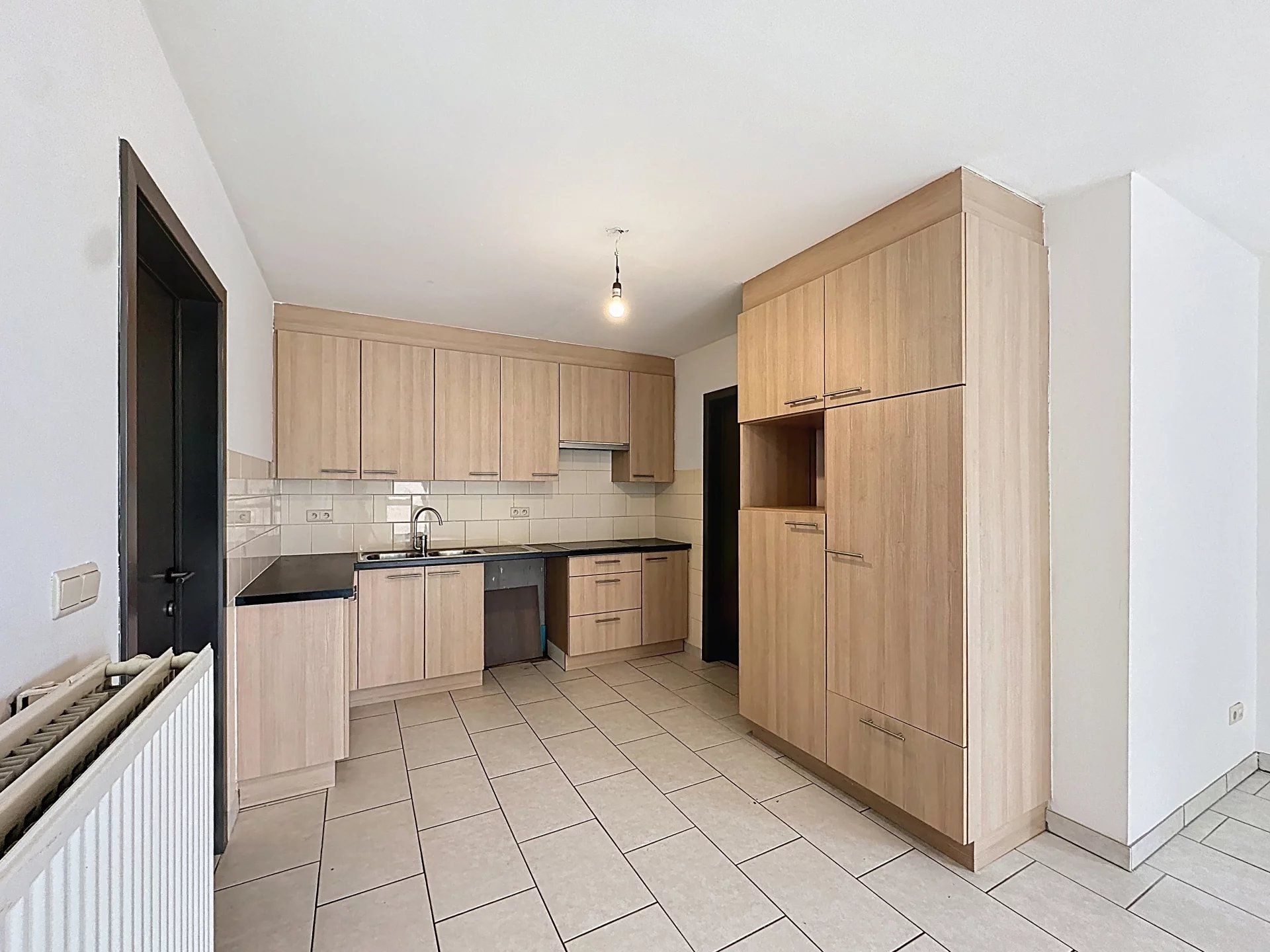 Ruim dakappartement met 2 slaapkamers, groot terras, berging en staanplaats. foto 5