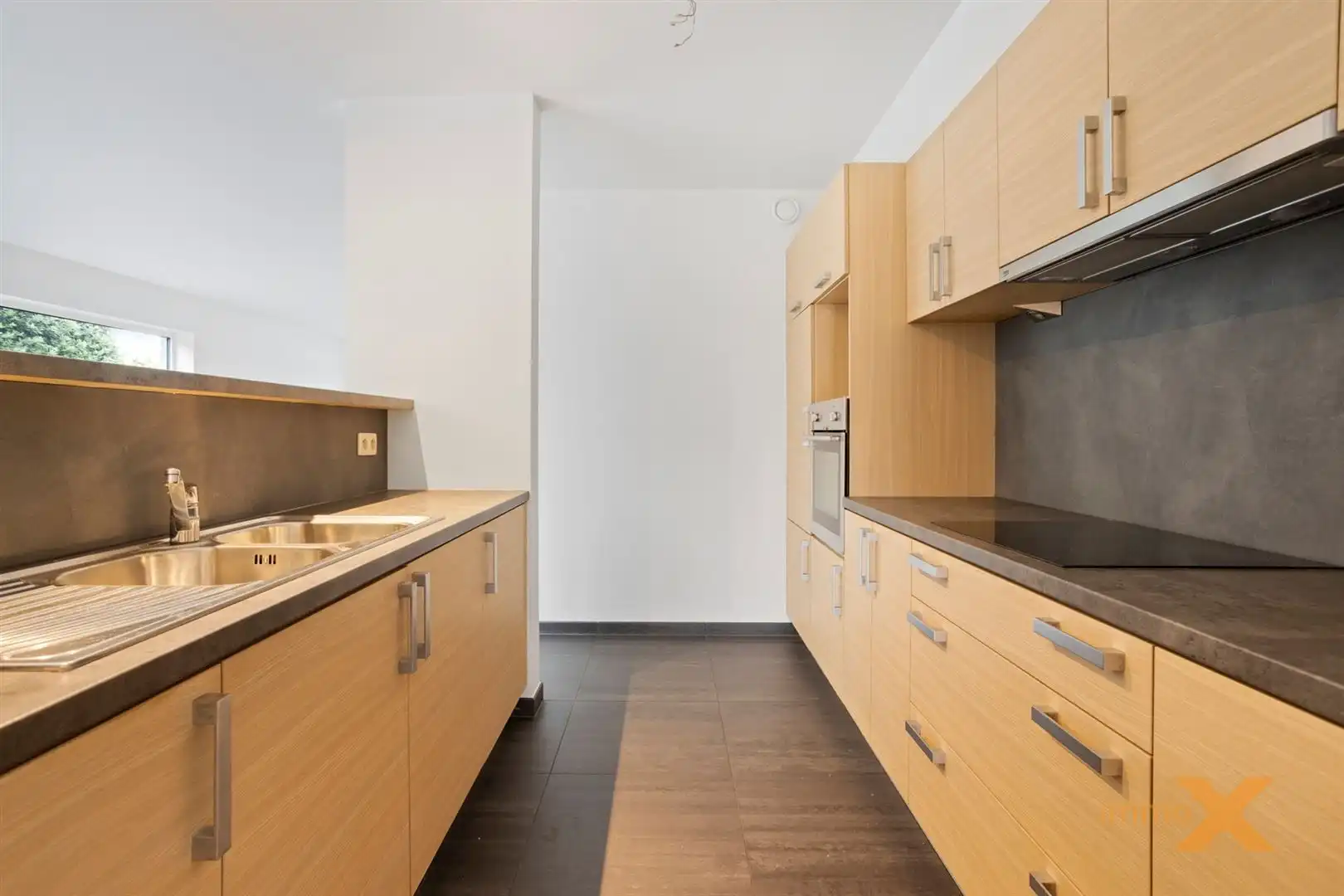 RECENTE INSTAPKLARE LICHTRIJKE RUIME WONING foto 7