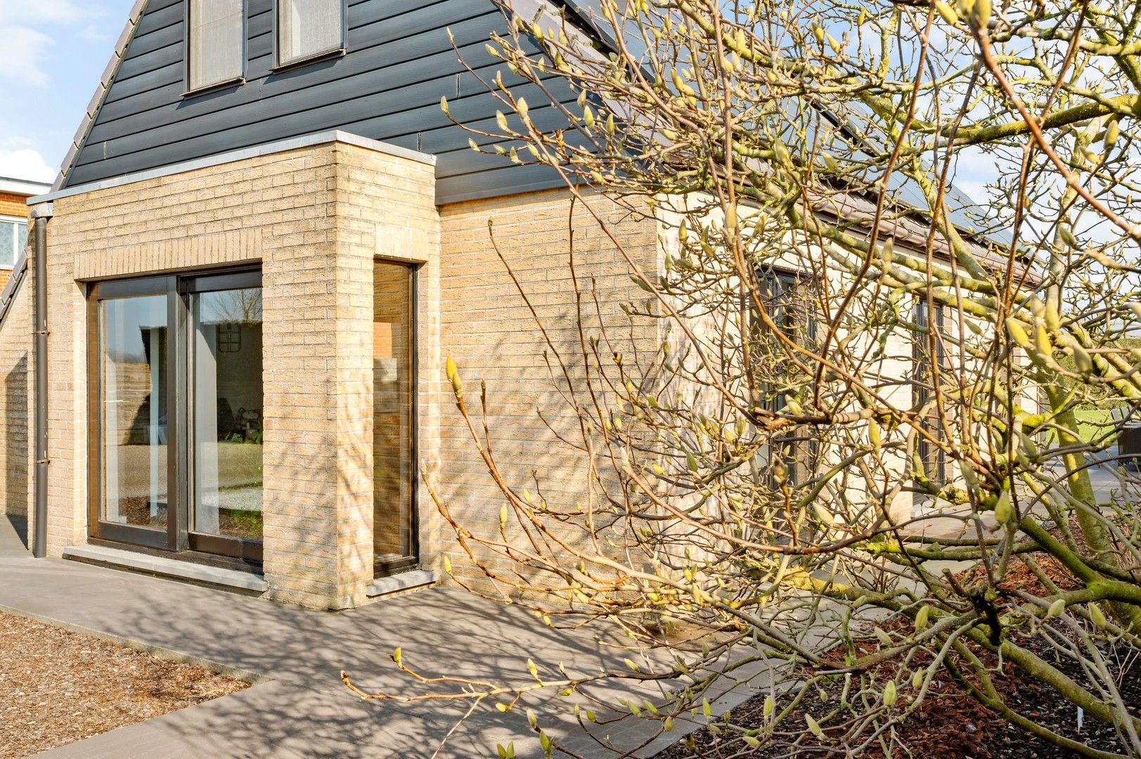 Lichtrijke alleenstaande woning met 3 slaapkamers en garage en gezellige tuin foto 20