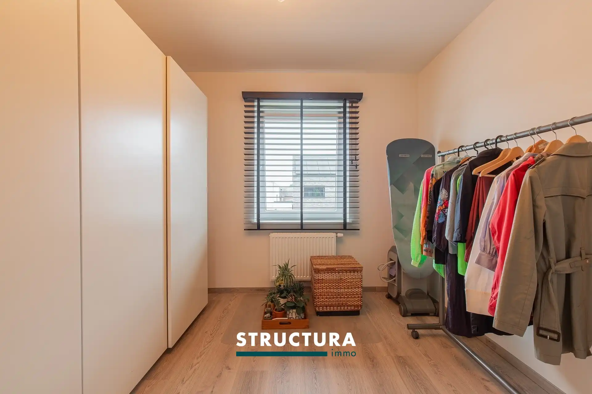 Volledig instapklare woning met 3slpk's, tuin en carport foto 25
