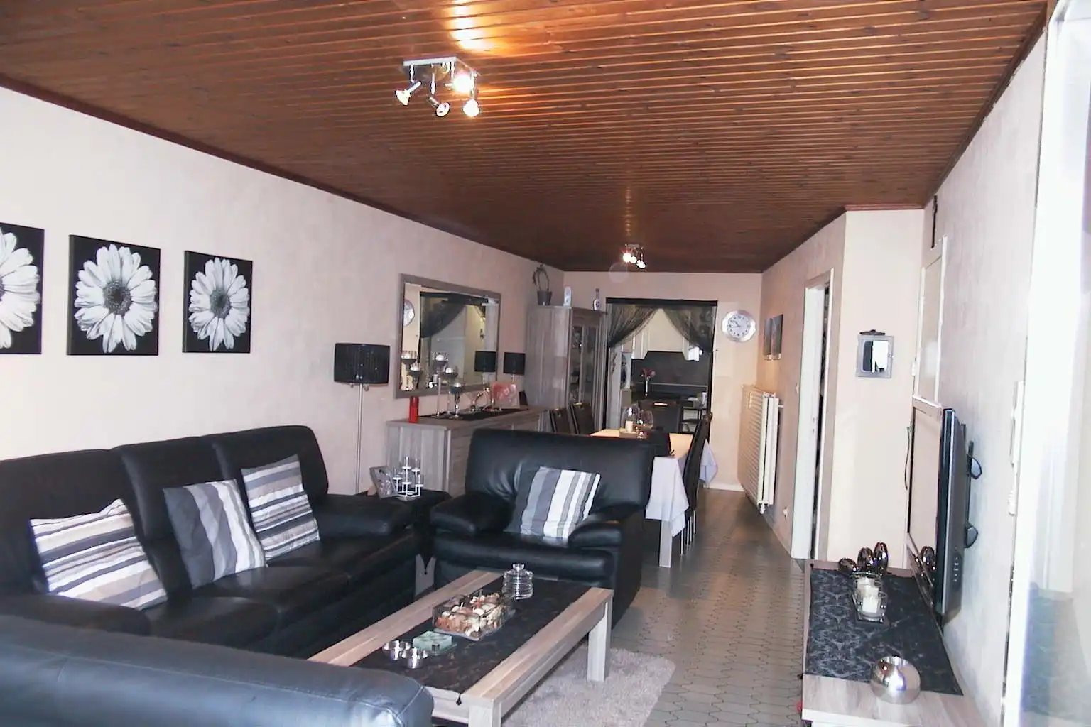 Appartement in het centrum van Leopoldsburg met twee slaapkamers. foto 2
