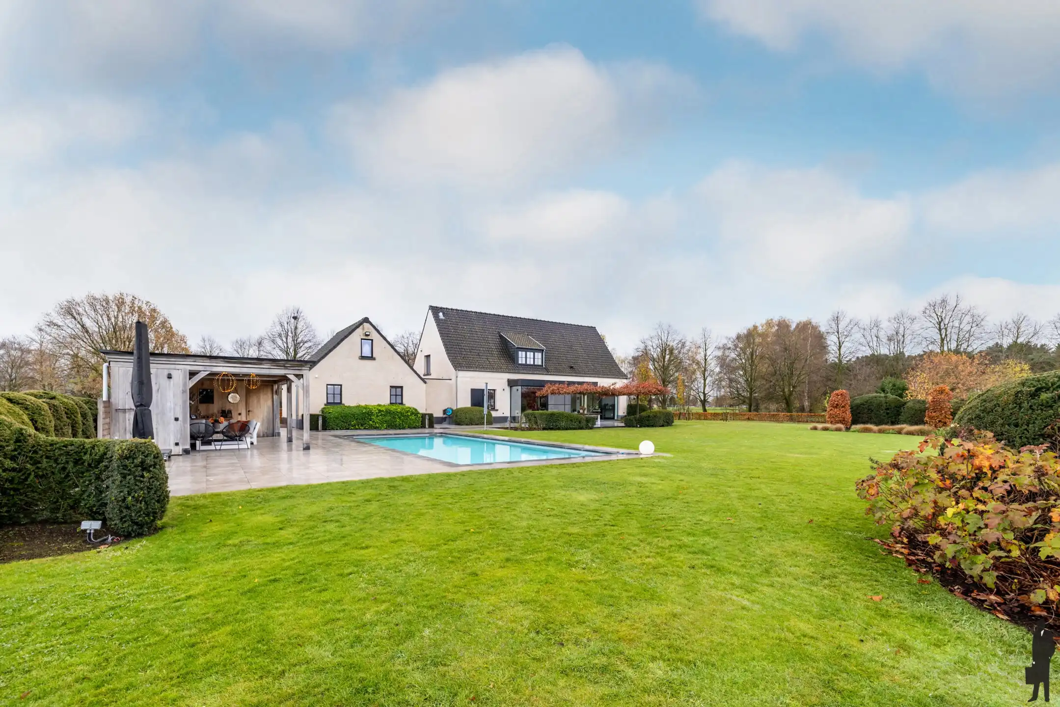 Instapklare villa temidden van uitgestrekte weilanden en landerijen!  foto 39