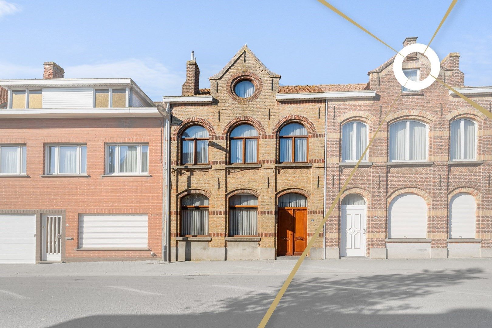 Hoofdfoto van de publicatie: Authentiek herenhuis in Mesen – een renovatieparel met potentieel