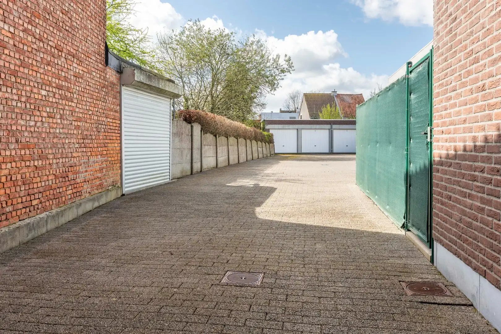 Instapklaar en modern appartement met garage foto 20