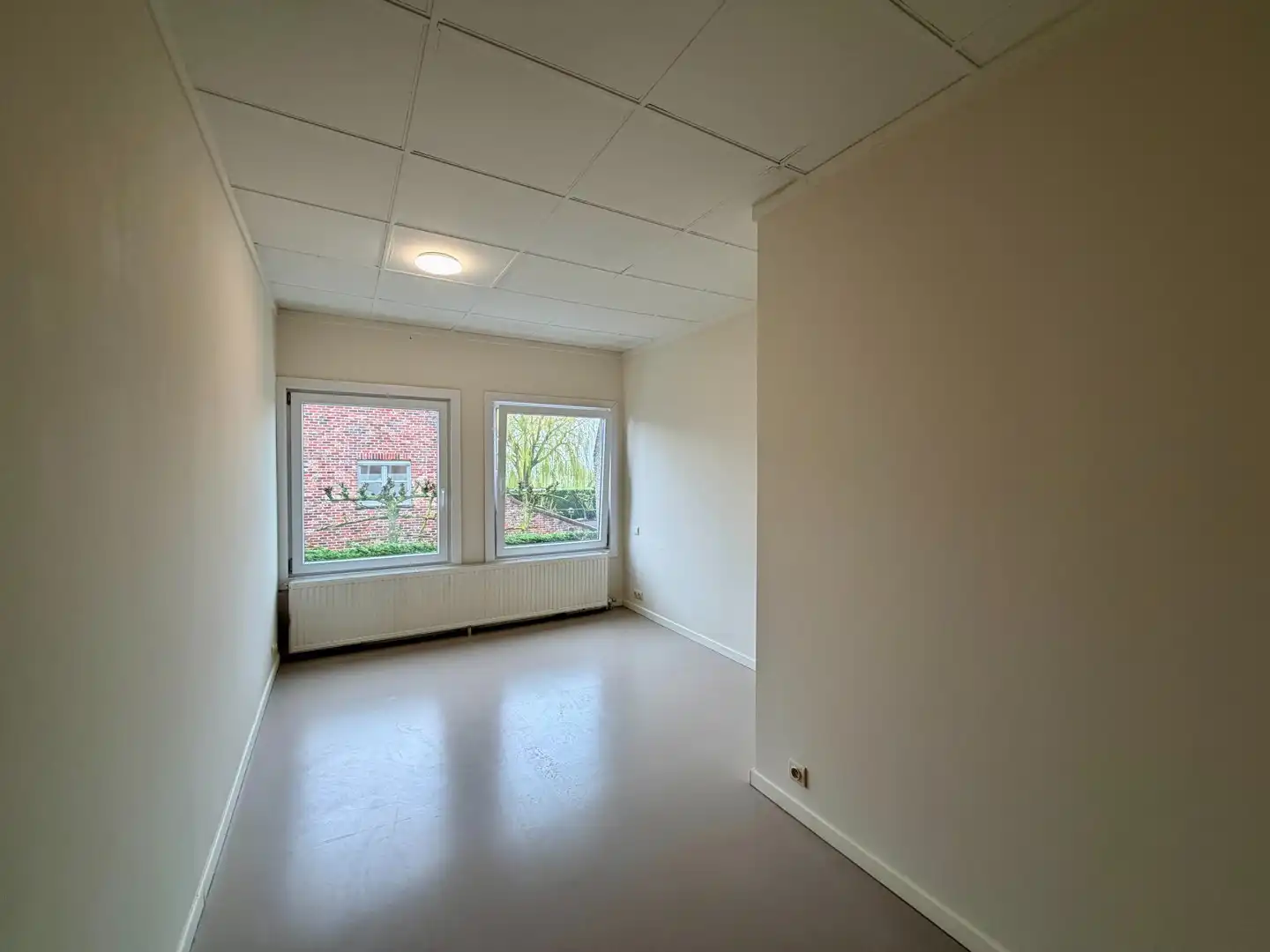 Recent opgefrist appartement met 2 slaapkamers te Gits! foto 9