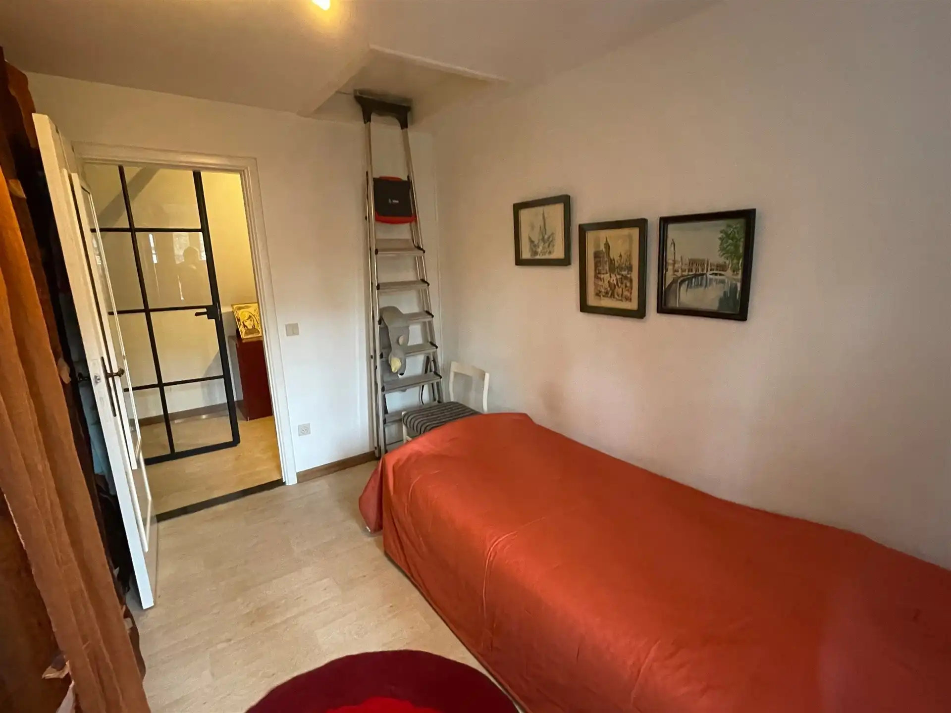 Prachtig midden in het groen gelegen villa in landelijke stijl met tuin en garage. foto 23