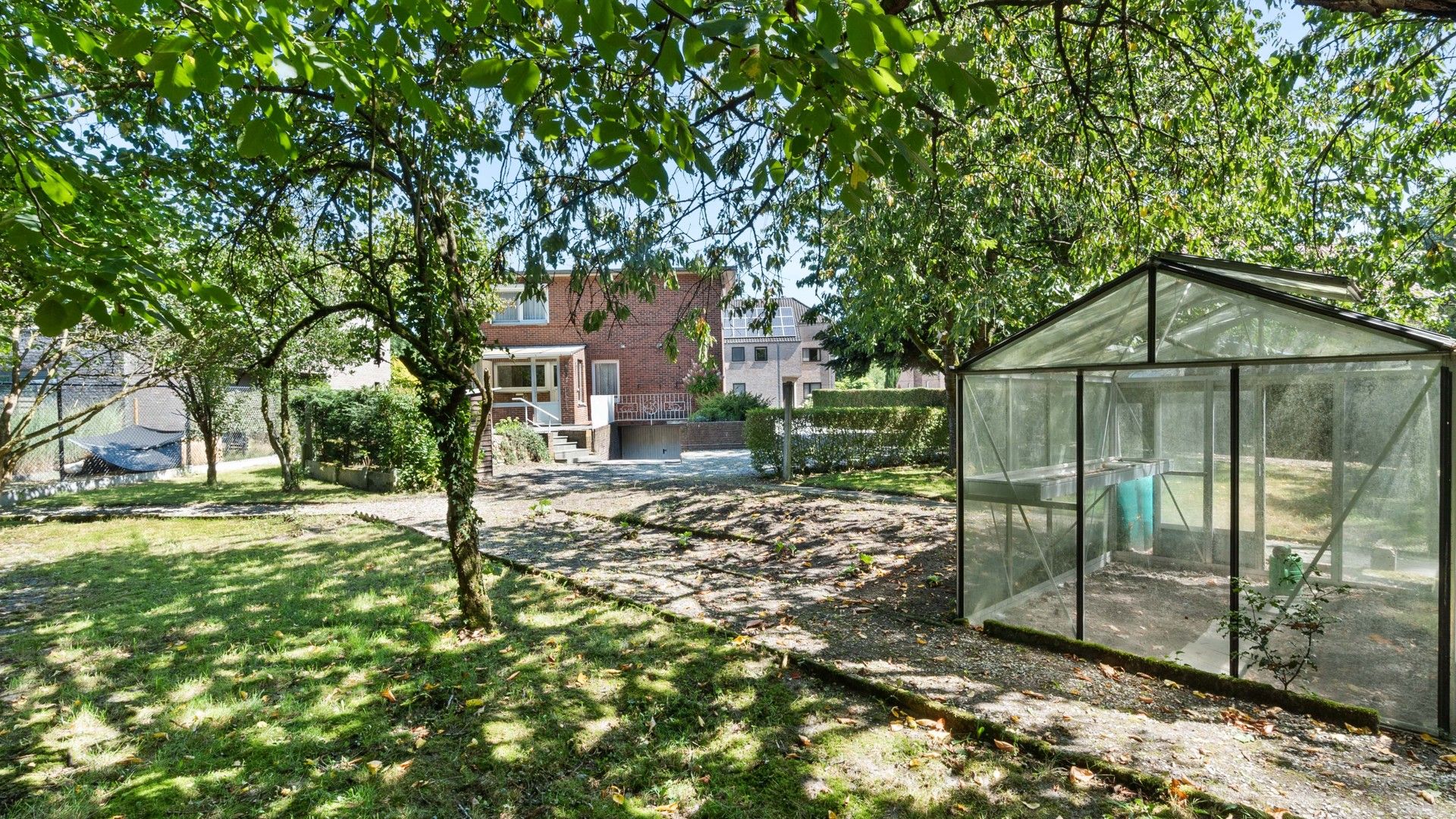 Vrijstaande woning op perceel van 9a 37ca foto 5