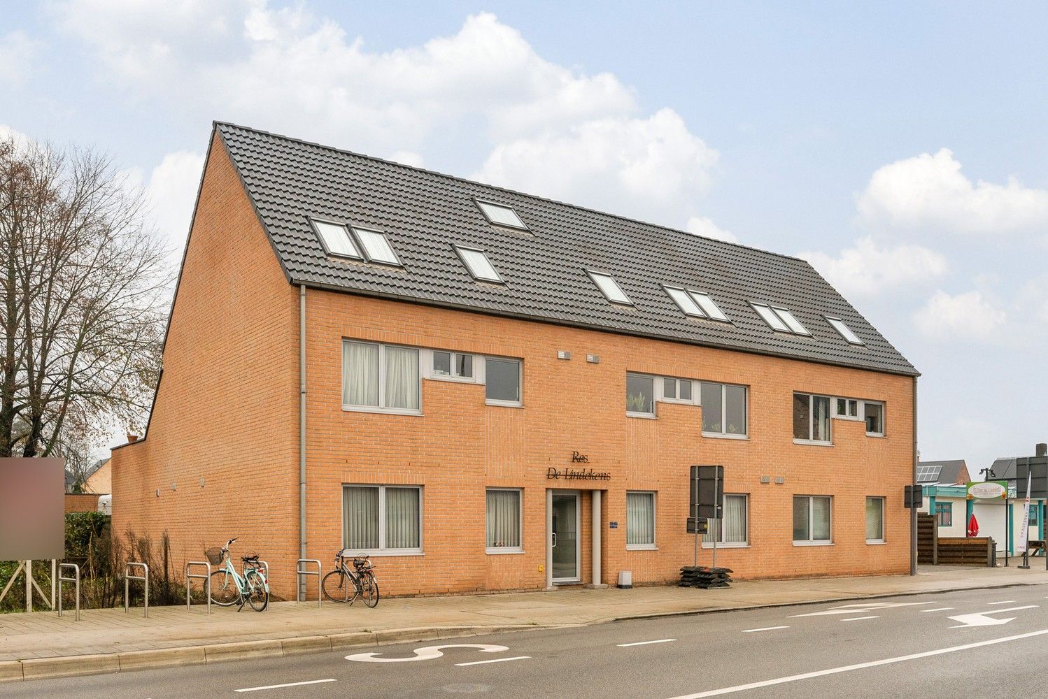Gelijkvloers appartement met terras met tuintje ! foto {{pictureIndex}}