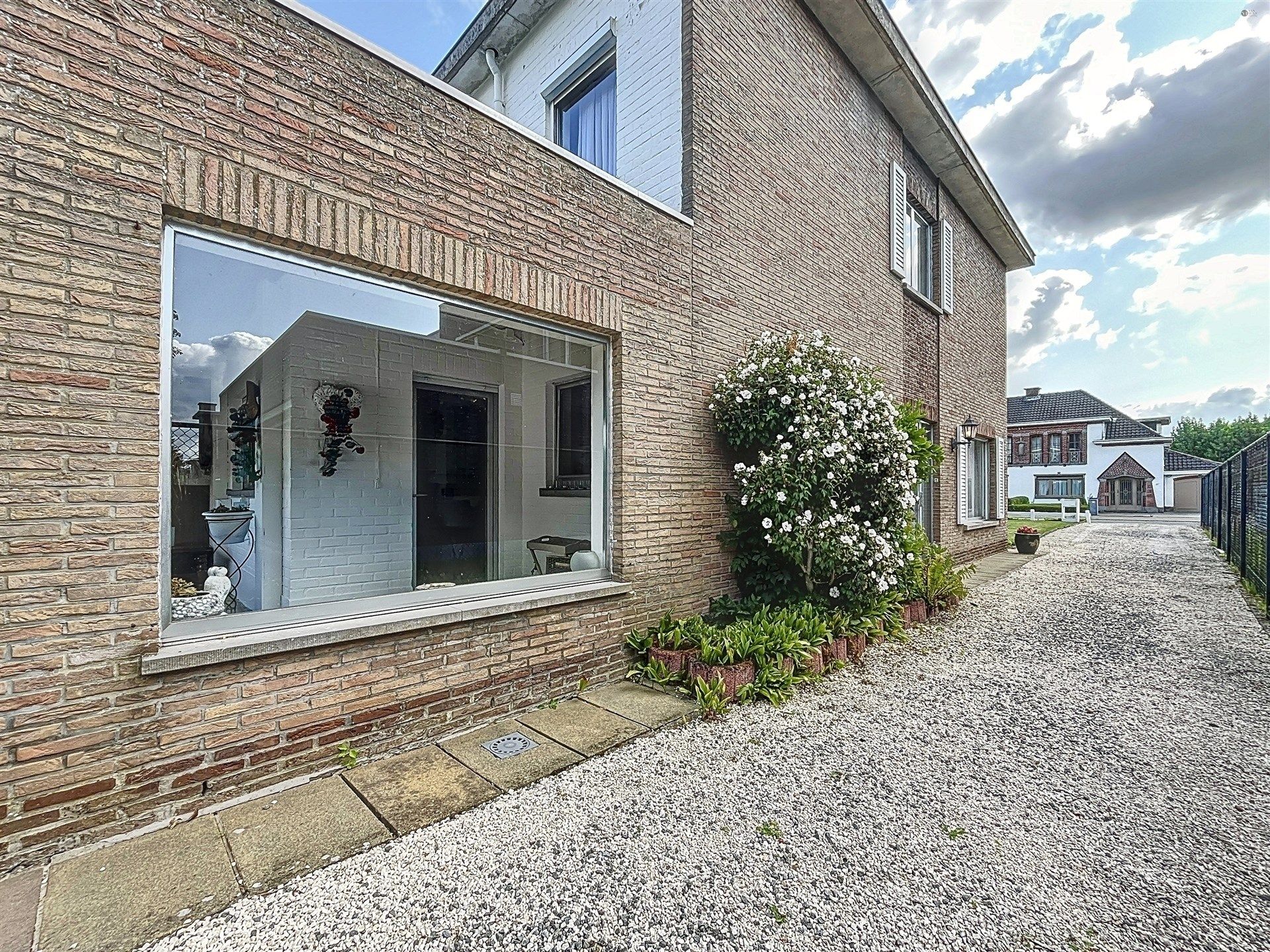 Woning met 3 slk en garage op grond van 704m². foto 21