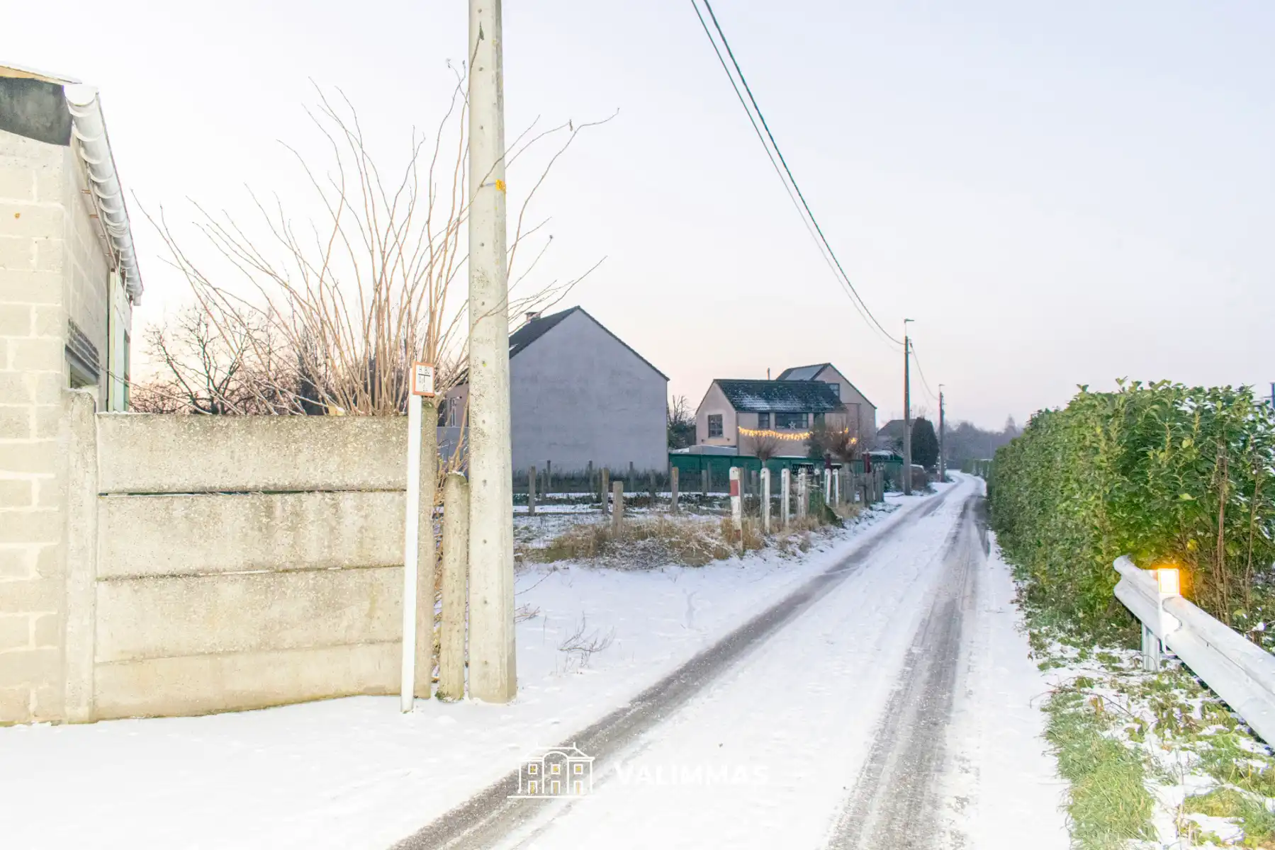 Ruime woning mt bijgebouwen & atelier (achteraan bereikbaar) foto 20