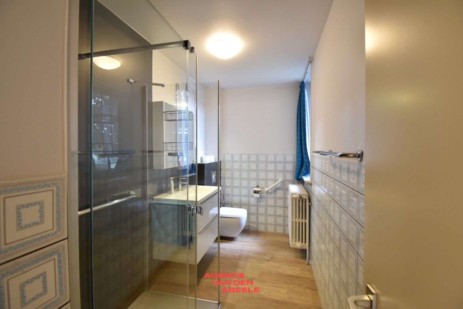 Stijlvol gelijkvloers appartement met royaal terras en boszicht foto 17