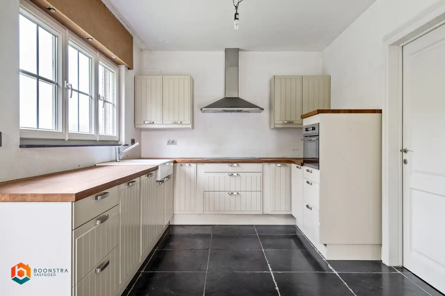 Woning met 4 slaapkamers en achterliggend bos (+-70a) foto 5