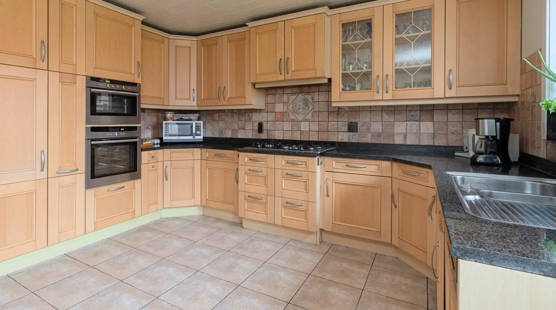 GROTE GERENOVEERDE BOERDERIJ MET APART APPARTEMENT foto 10