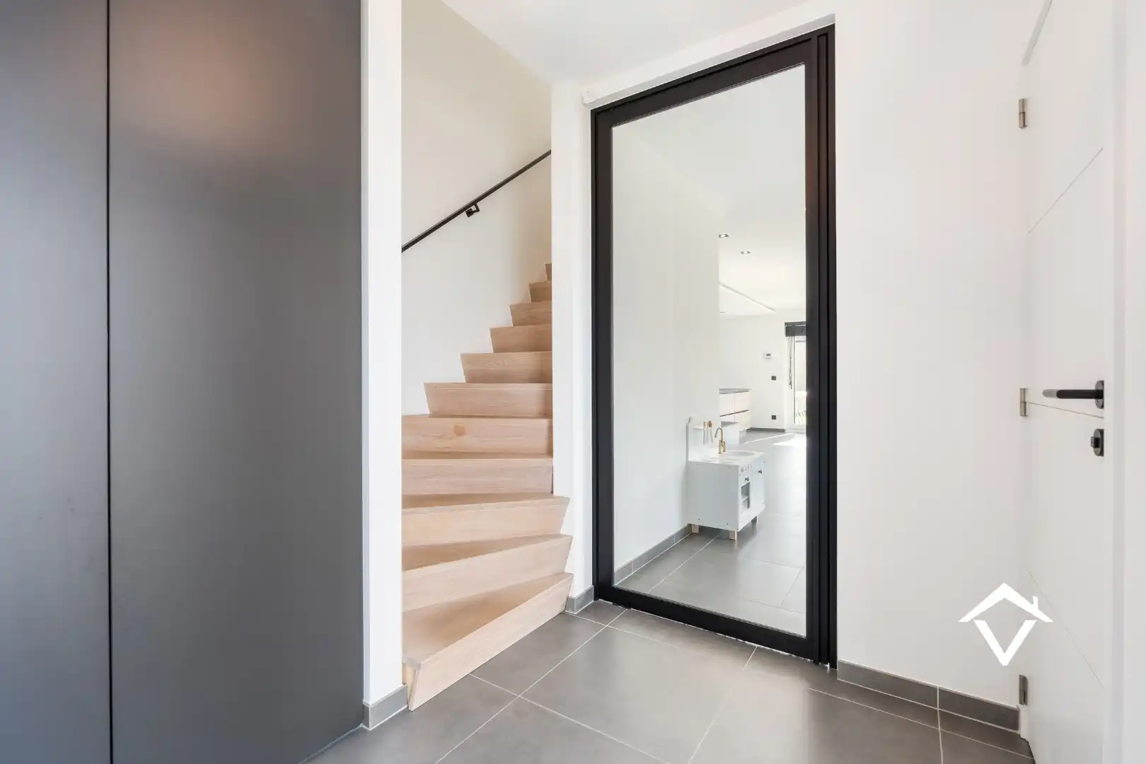 Instapklare woning met 3 slaapkamers en garage te Middelkerke foto 2