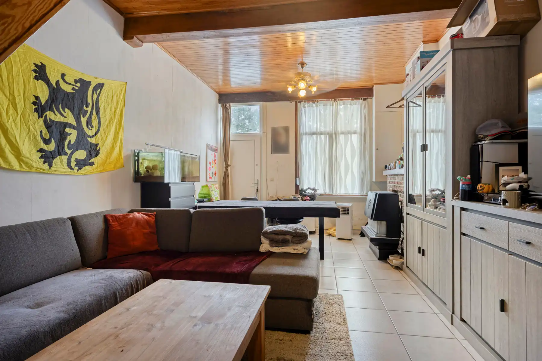 Rijwoning met 2 slaapkamers, tuin en parkeerplaats foto 3