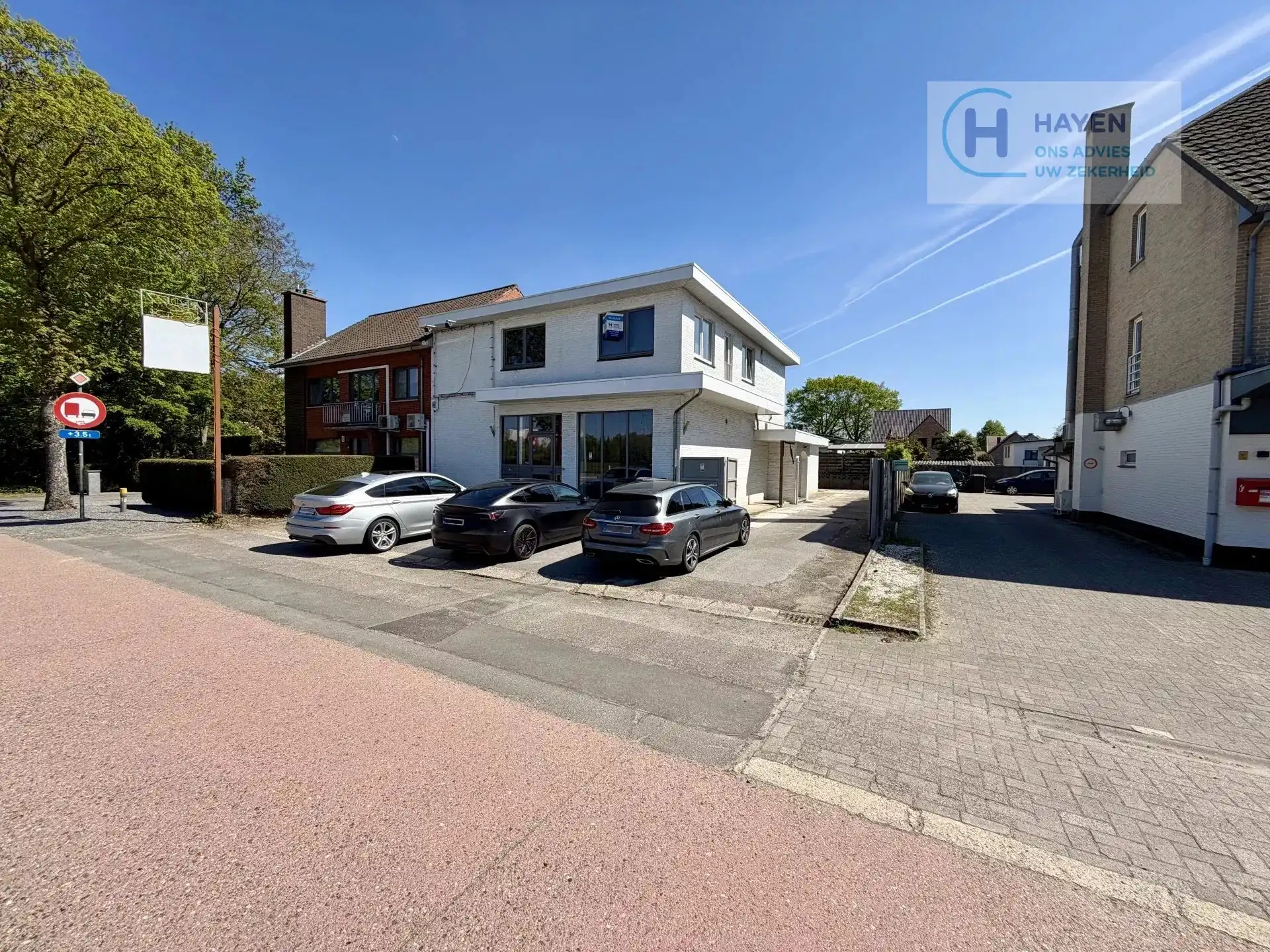 Commercieel pand met woonst en 2 studio's foto 3