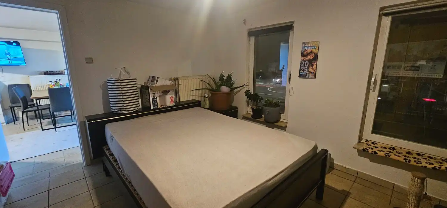 Opbrengstpand met handelspand  (op te delen in 2 appartementen) en 6 (8) appartementen op de eerste en tweede verdieping te koop. foto 10