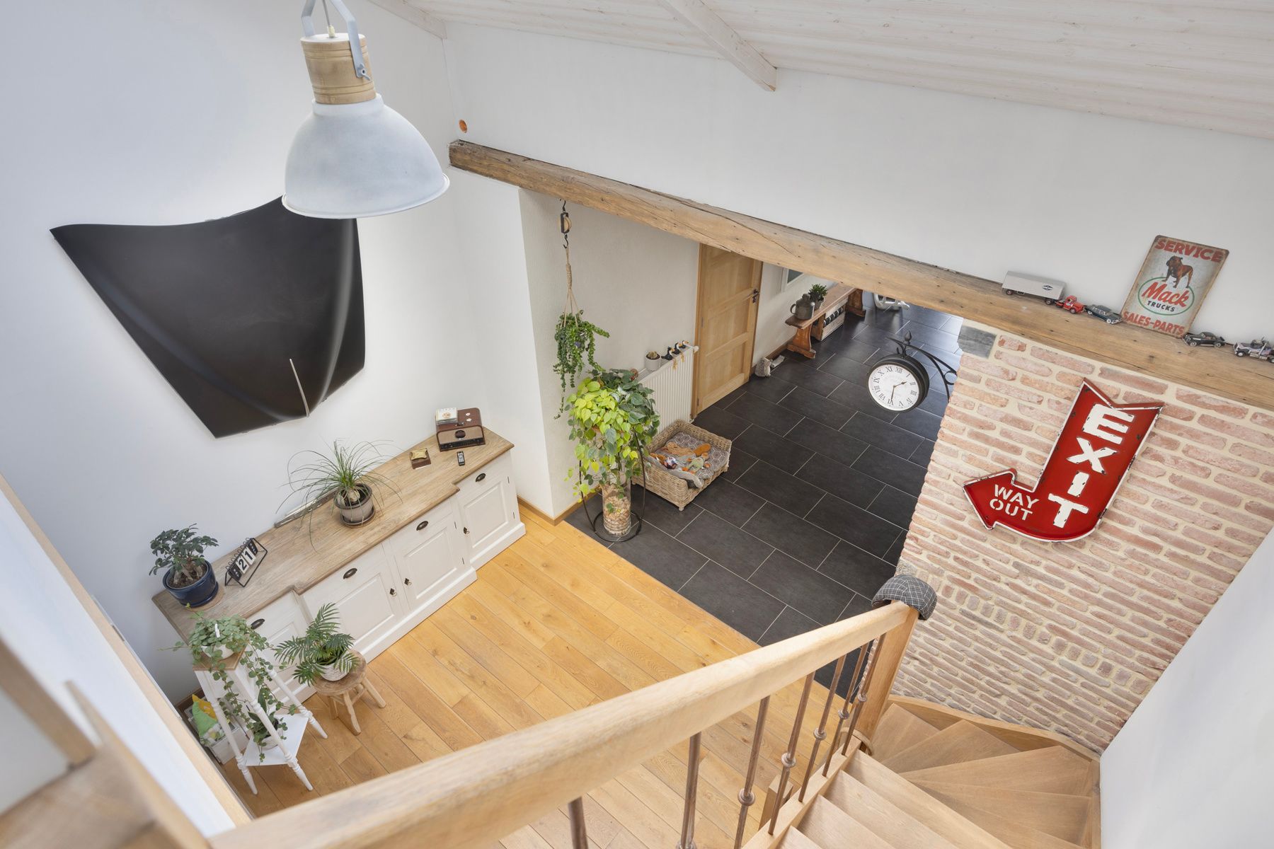 OPTIE Perfect onderhouden woning met prachtige tuin foto 16