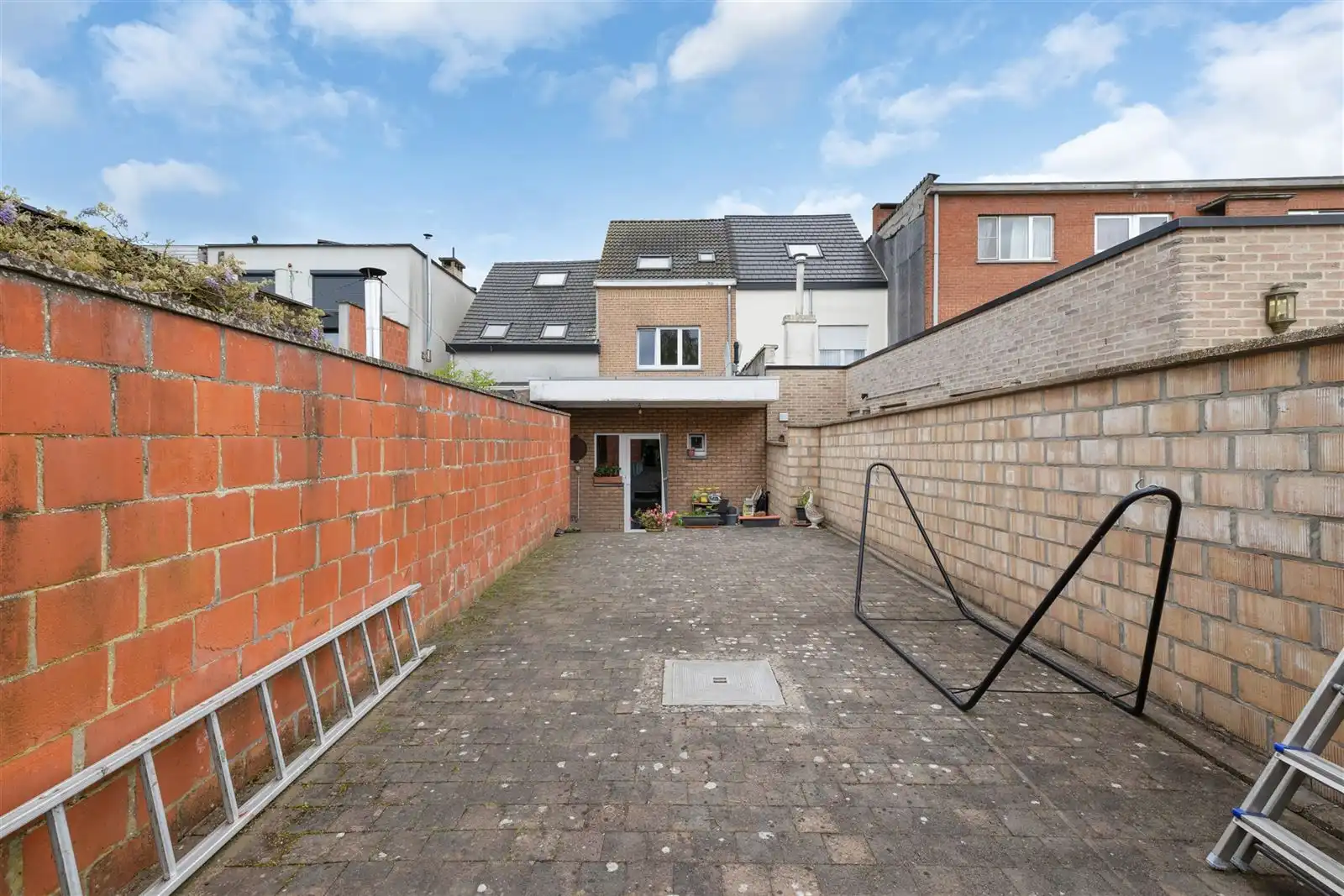 Instapklare woning met ruime tuin op topligging in Aalst foto 19