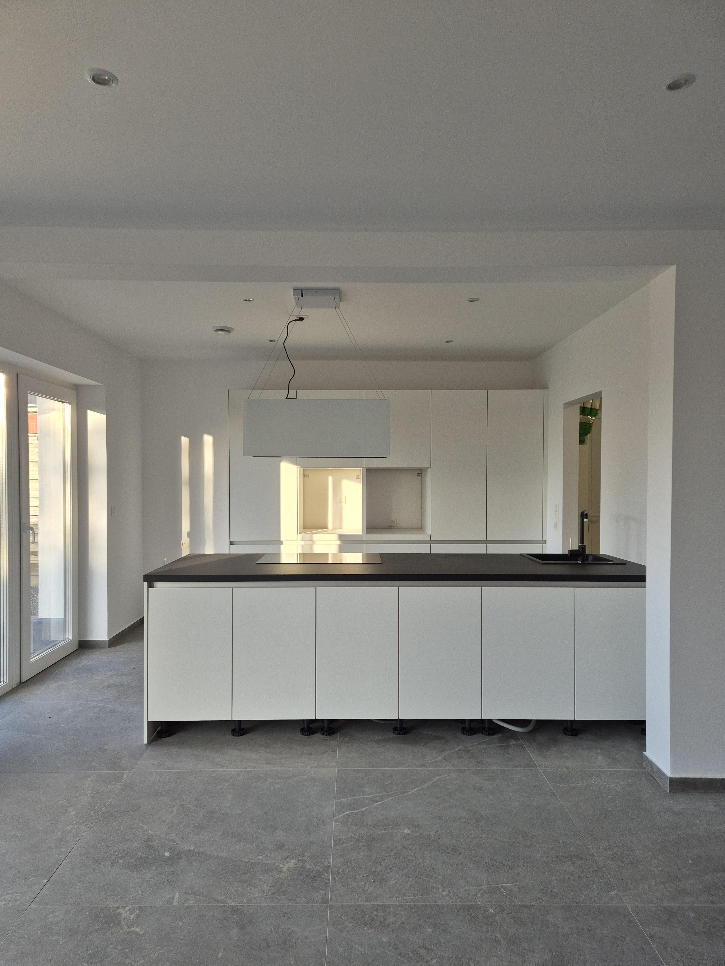Leuke gerenoveerde woning met 4 slaapkamers en tuin foto 8