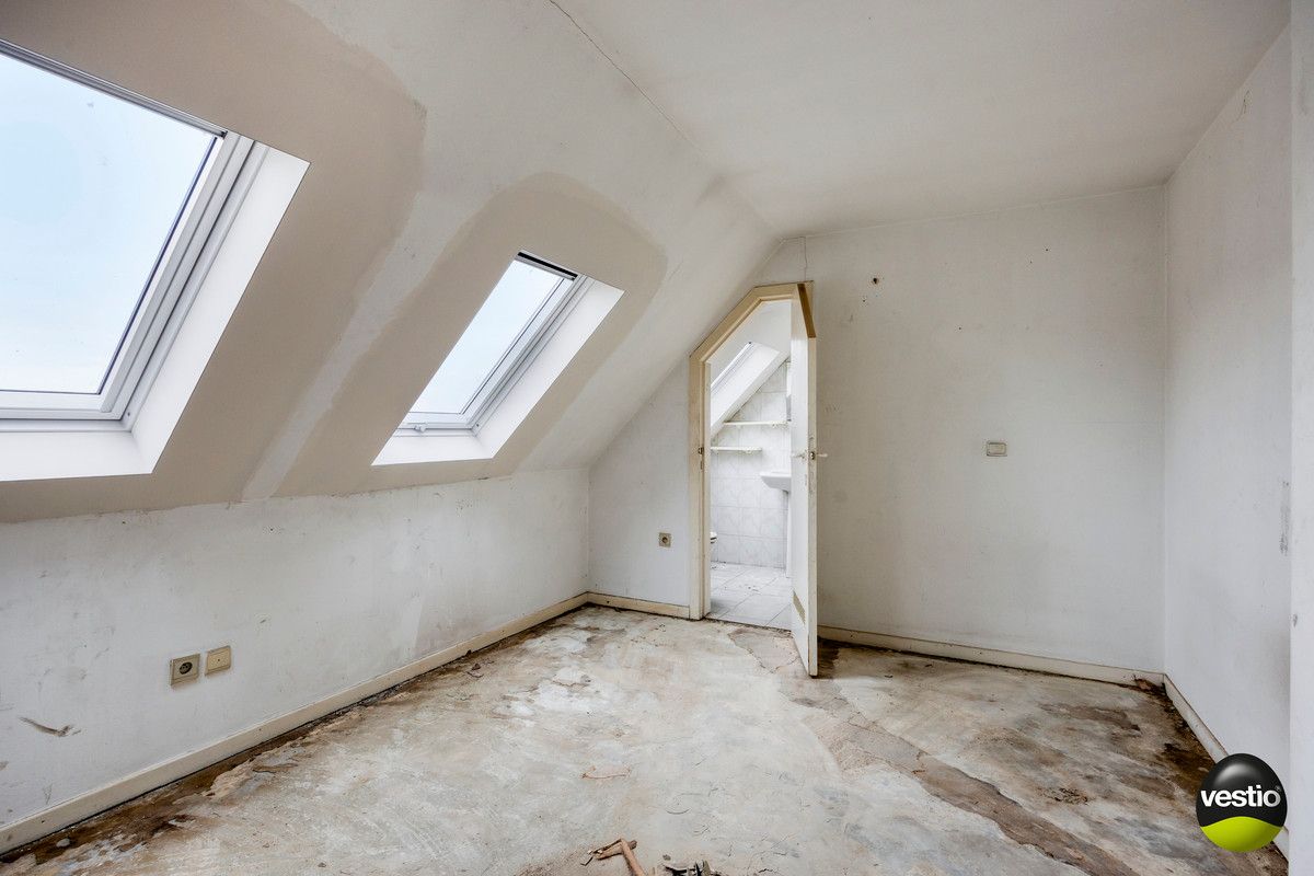 COMPLEX BESTAANDE UIT 14 TE RENOVEREN STUDIO'S MET UITBREIDINGSMOGELIJKHEDEN TE VELDWEZELT. foto 31