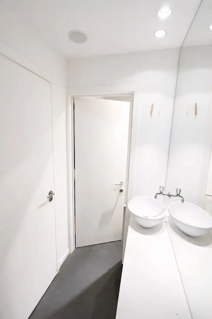 Handelspand: winkel / kantoor, instapklaar, (300 m²), mét parking, Torhout foto 6