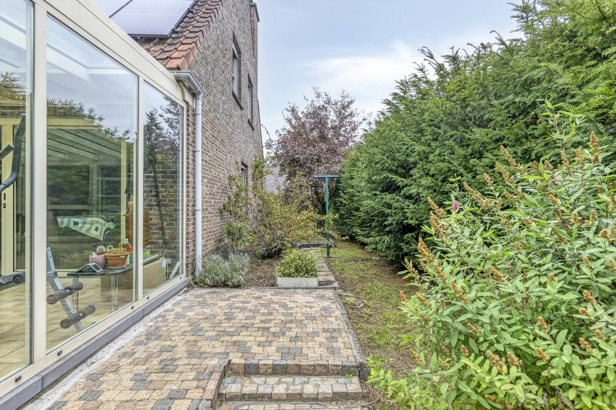 Te renoveren villa met 5 slpk en tuin in Marke foto 18
