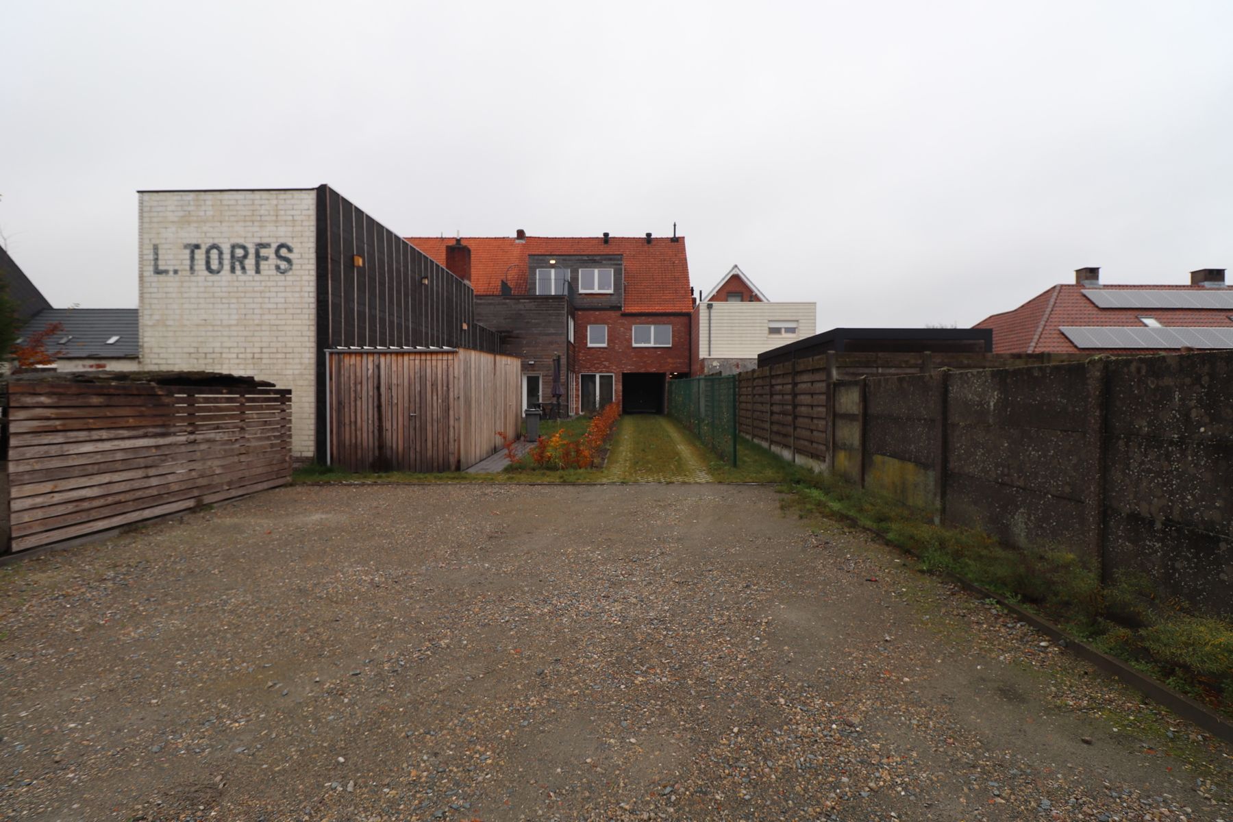 Gerenoveerd duplex-appartement met 3 slaapkamers, terras en autostaanplaats met fietsenberging. foto 16