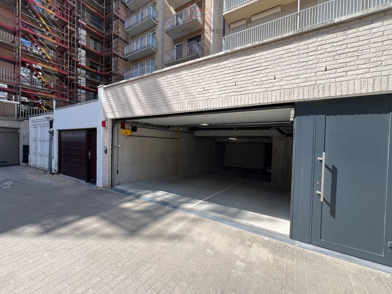 Garagebox op de Zeedijk Het Zoute foto 6