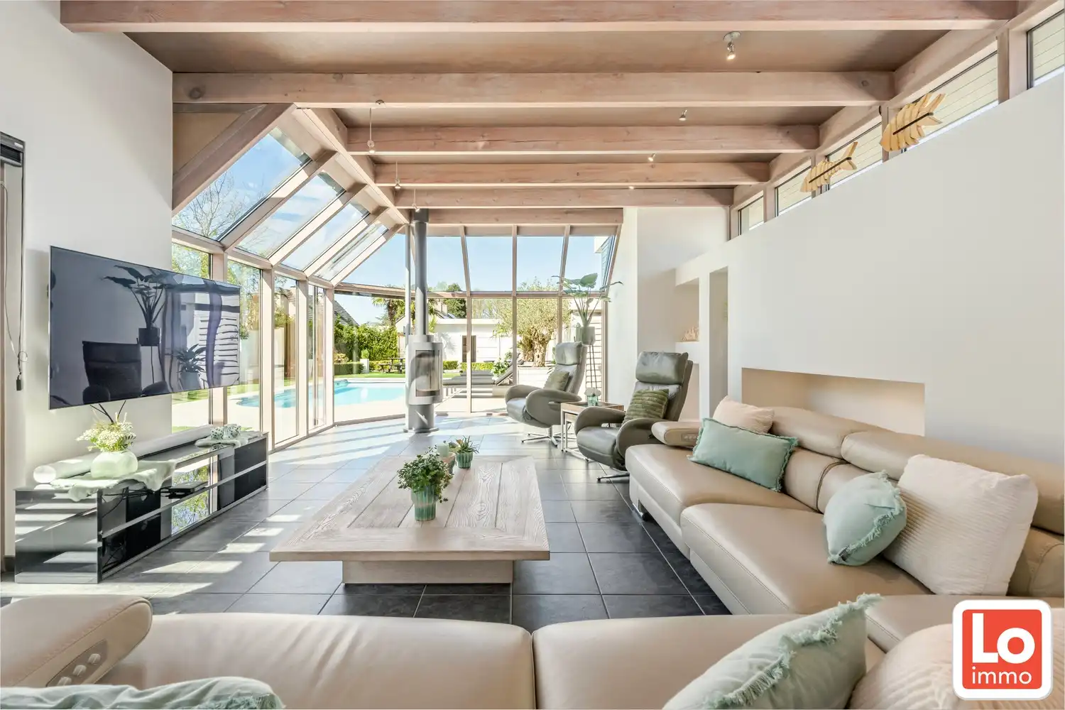 Prachtige instapklare villa met 4 slpks en zwembad op een rustige ligging foto 4