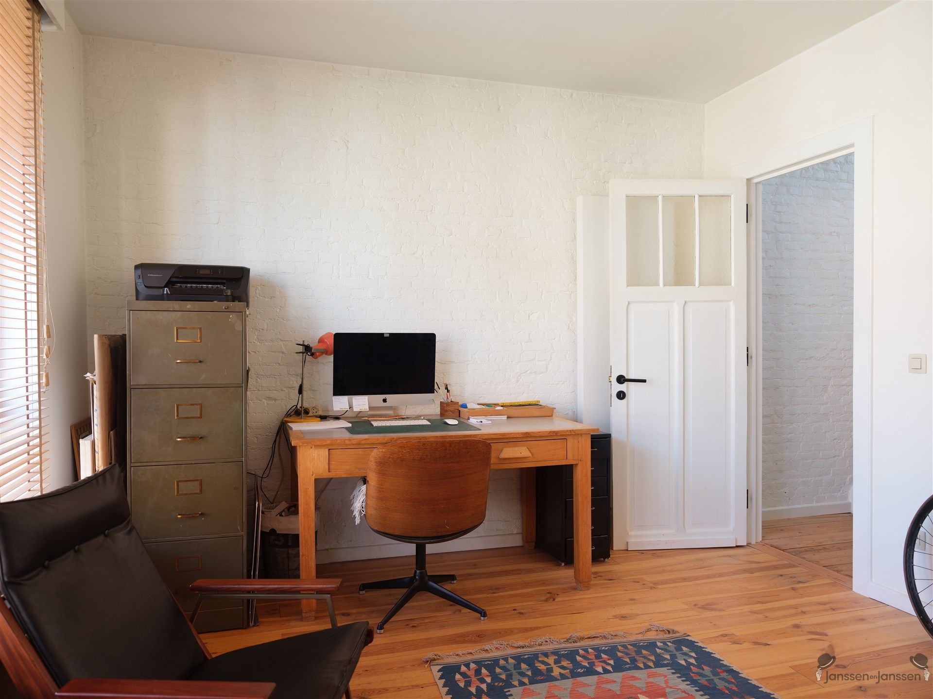 Charmant gerenoveerde woning met zonnige groene tuin foto 10