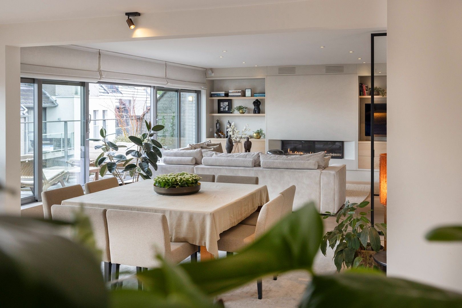 Klasse-appartement 3 kamers, 2 terrassen & dubbele garage. foto 2