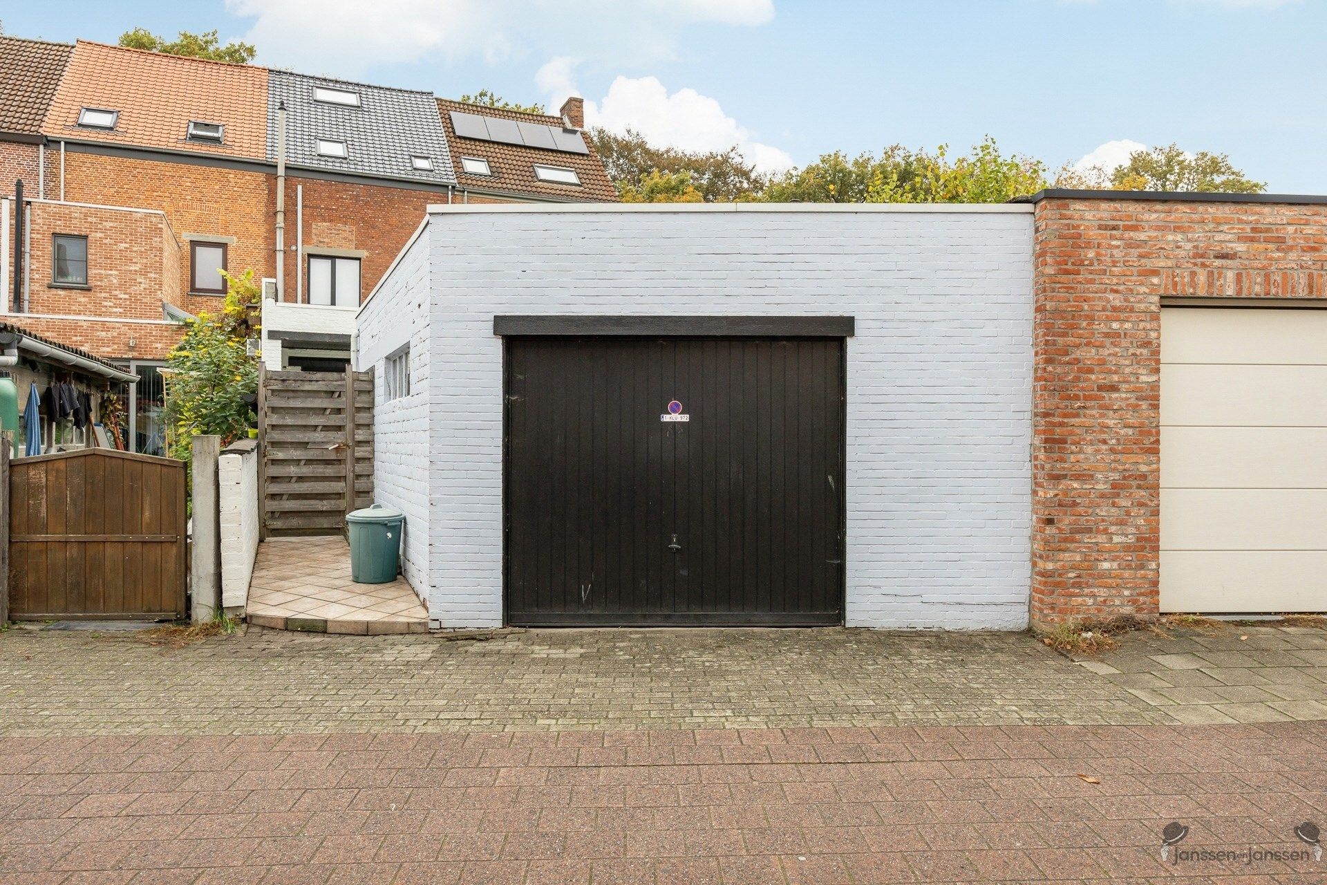 Charmante, instapklare woning met vernieuwde designkeuken, 4 slaapkamers en garage in hartje Brasschaat foto 26